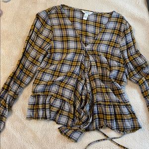 Arizona cross tie and button long sleeve top